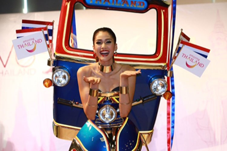 Ngam quoc phuc cua nguoi dep Dong Nam A tai Miss Universe-Hinh-6
